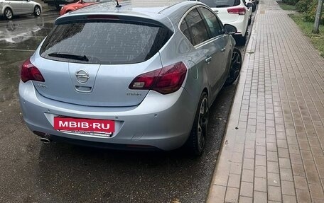 Opel Astra J, 2012 год, 800 000 рублей, 2 фотография