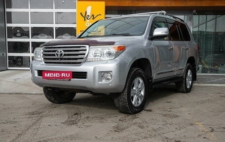 Toyota Land Cruiser 200, 2012 год, 3 355 000 рублей, 2 фотография