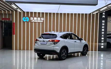 Honda Vezel, 2022 год, 1 550 000 рублей, 4 фотография