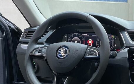 Skoda Superb III рестайлинг, 2023 год, 1 650 000 рублей, 11 фотография