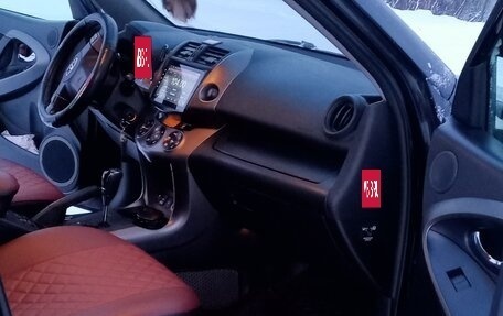 Toyota RAV4, 2011 год, 1 300 000 рублей, 2 фотография