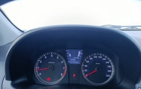 Hyundai Solaris II рестайлинг, 2011 год, 540 000 рублей, 11 фотография