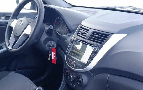 Hyundai Solaris II рестайлинг, 2011 год, 540 000 рублей, 10 фотография