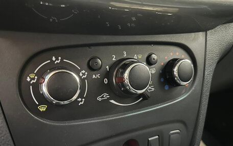 Renault Logan II, 2020 год, 635 000 рублей, 15 фотография