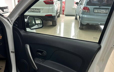 Renault Logan II, 2020 год, 635 000 рублей, 17 фотография