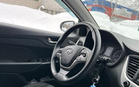 Hyundai Solaris II рестайлинг, 2018 год, 855 000 рублей, 6 фотография