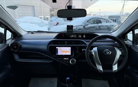 Toyota Aqua I, 2015 год, 795 000 рублей, 13 фотография