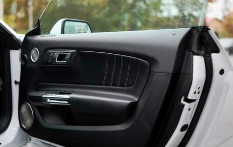 Ford Mustang VI рестайлинг, 2021 год, 3 700 000 рублей, 27 фотография