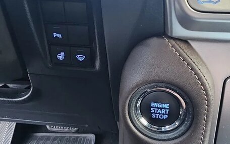 Toyota Land Cruiser Prado 150 рестайлинг 2, 2021 год, 10 фотография