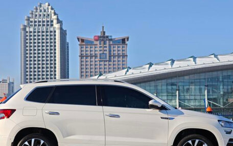 Skoda Karoq I, 2022 год, 2 420 000 рублей, 6 фотография