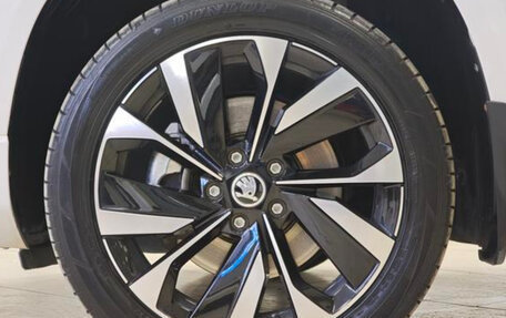 Skoda Karoq I, 2022 год, 2 420 000 рублей, 25 фотография