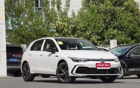 Volkswagen Golf VIII, 2023 год, 2 900 000 рублей, 2 фотография