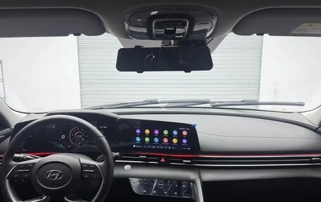 Hyundai Elantra, 2022 год, 1 850 000 рублей, 7 фотография