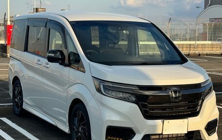 Honda Stepwgn IV, 2021 год, 1 990 000 рублей, 1 фотография