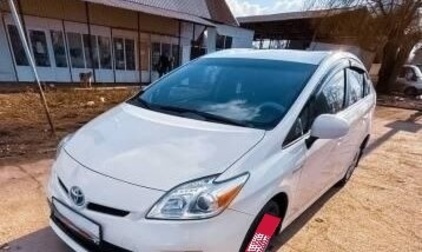 Toyota Prius, 2015 год, 1 500 000 рублей, 1 фотография