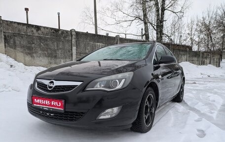 Opel Astra J, 2011 год, 680 000 рублей, 1 фотография