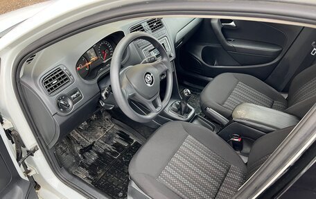 Volkswagen Polo VI (EU Market), 2018 год, 1 100 000 рублей, 17 фотография