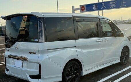 Honda Stepwgn IV, 2021 год, 1 990 000 рублей, 7 фотография