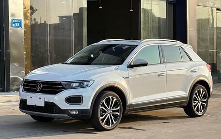Volkswagen T-Roc I, 2022 год, 1 650 760 рублей, 3 фотография