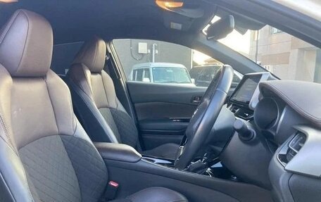 Toyota C-HR I рестайлинг, 2020 год, 1 584 000 рублей, 11 фотография