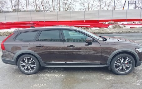 Volvo V90 Cross Country I рестайлинг, 2019 год, 3 750 000 рублей, 7 фотография