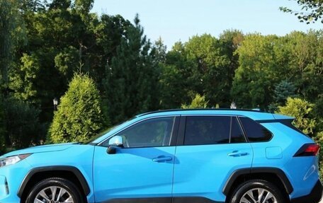 Toyota RAV4, 2021 год, 3 700 000 рублей, 8 фотография