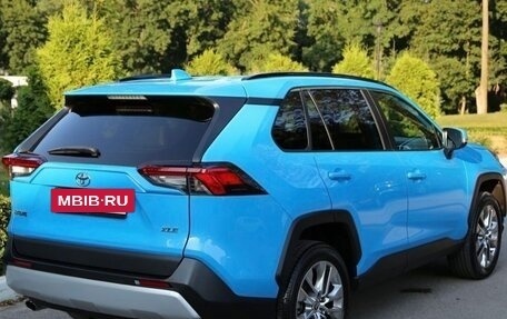 Toyota RAV4, 2021 год, 3 700 000 рублей, 12 фотография