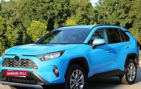 Toyota RAV4, 2021 год, 3 700 000 рублей, 6 фотография