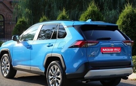 Toyota RAV4, 2021 год, 3 700 000 рублей, 11 фотография