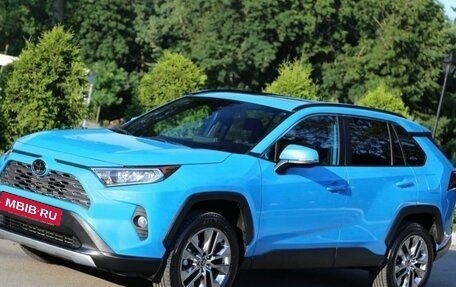 Toyota RAV4, 2021 год, 3 700 000 рублей, 2 фотография