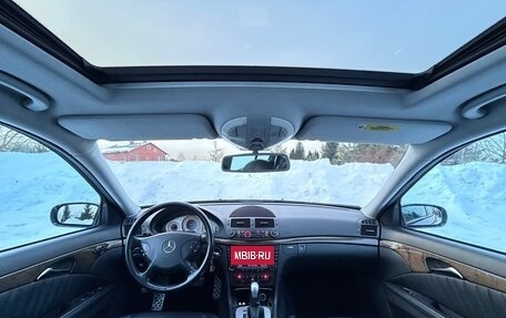 Mercedes-Benz E-Класс, 2004 год, 1 100 000 рублей, 3 фотография