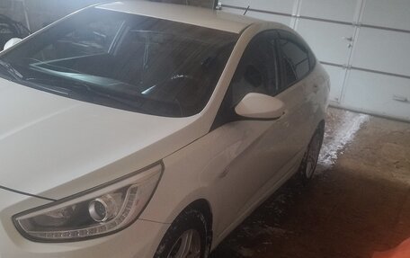 Hyundai Solaris II рестайлинг, 2014 год, 1 100 000 рублей, 6 фотография