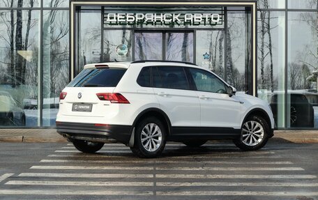 Volkswagen Tiguan II, 2019 год, 2 595 000 рублей, 3 фотография