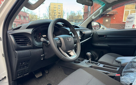 Toyota Hilux VIII, 2024 год, 7 200 000 рублей, 12 фотография