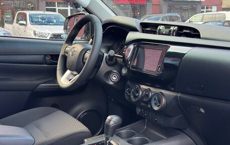 Toyota Hilux VIII, 2024 год, 7 200 000 рублей, 18 фотография