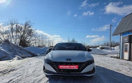 Hyundai Elantra, 2021 год, 2 200 000 рублей, 1 фотография
