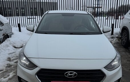 Hyundai Solaris II рестайлинг, 2019 год, 1 090 000 рублей, 1 фотография