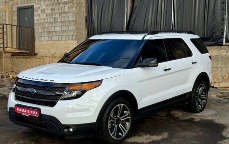 Ford Explorer VI, 2013 год, 1 980 000 рублей, 1 фотография