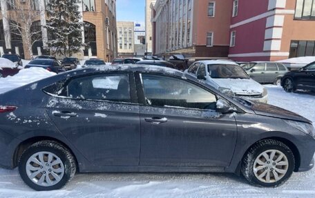 Hyundai Solaris II рестайлинг, 2021 год, 1 400 000 рублей, 2 фотография