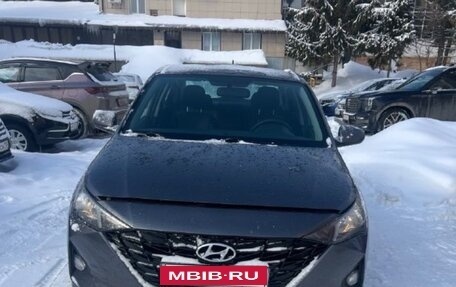 Hyundai Solaris II рестайлинг, 2021 год, 1 400 000 рублей, 3 фотография