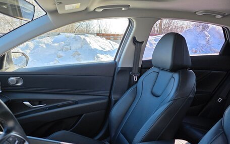 Hyundai Elantra, 2021 год, 2 200 000 рублей, 11 фотография