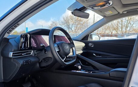 Hyundai Elantra, 2021 год, 2 200 000 рублей, 10 фотография