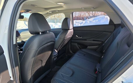 Hyundai Elantra, 2021 год, 2 200 000 рублей, 12 фотография