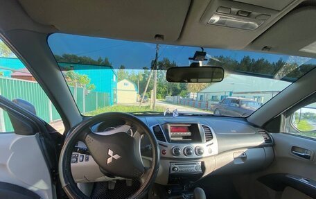 Mitsubishi L200 IV рестайлинг, 2013 год, 1 700 000 рублей, 6 фотография