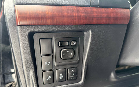 Toyota Land Cruiser Prado 150 рестайлинг 2, 2017 год, 4 200 000 рублей, 13 фотография