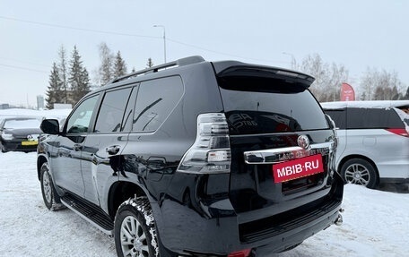 Toyota Land Cruiser Prado 150 рестайлинг 2, 2017 год, 4 200 000 рублей, 5 фотография