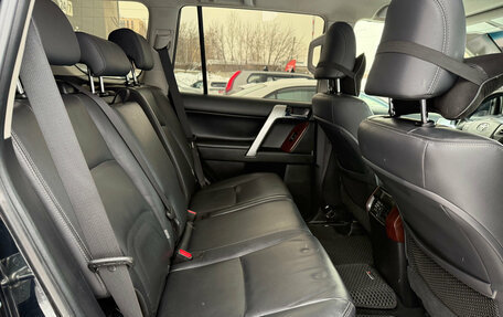 Toyota Land Cruiser Prado 150 рестайлинг 2, 2017 год, 4 200 000 рублей, 31 фотография