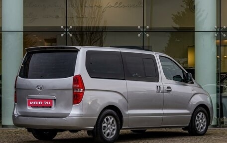 Hyundai Grand Starex Grand Starex I рестайлинг 2, 2010 год, 1 595 000 рублей, 6 фотография