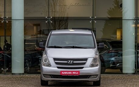 Hyundai Grand Starex Grand Starex I рестайлинг 2, 2010 год, 1 595 000 рублей, 2 фотография