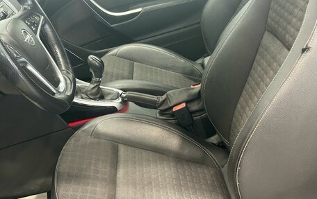 Opel Astra J, 2014 год, 895 000 рублей, 10 фотография